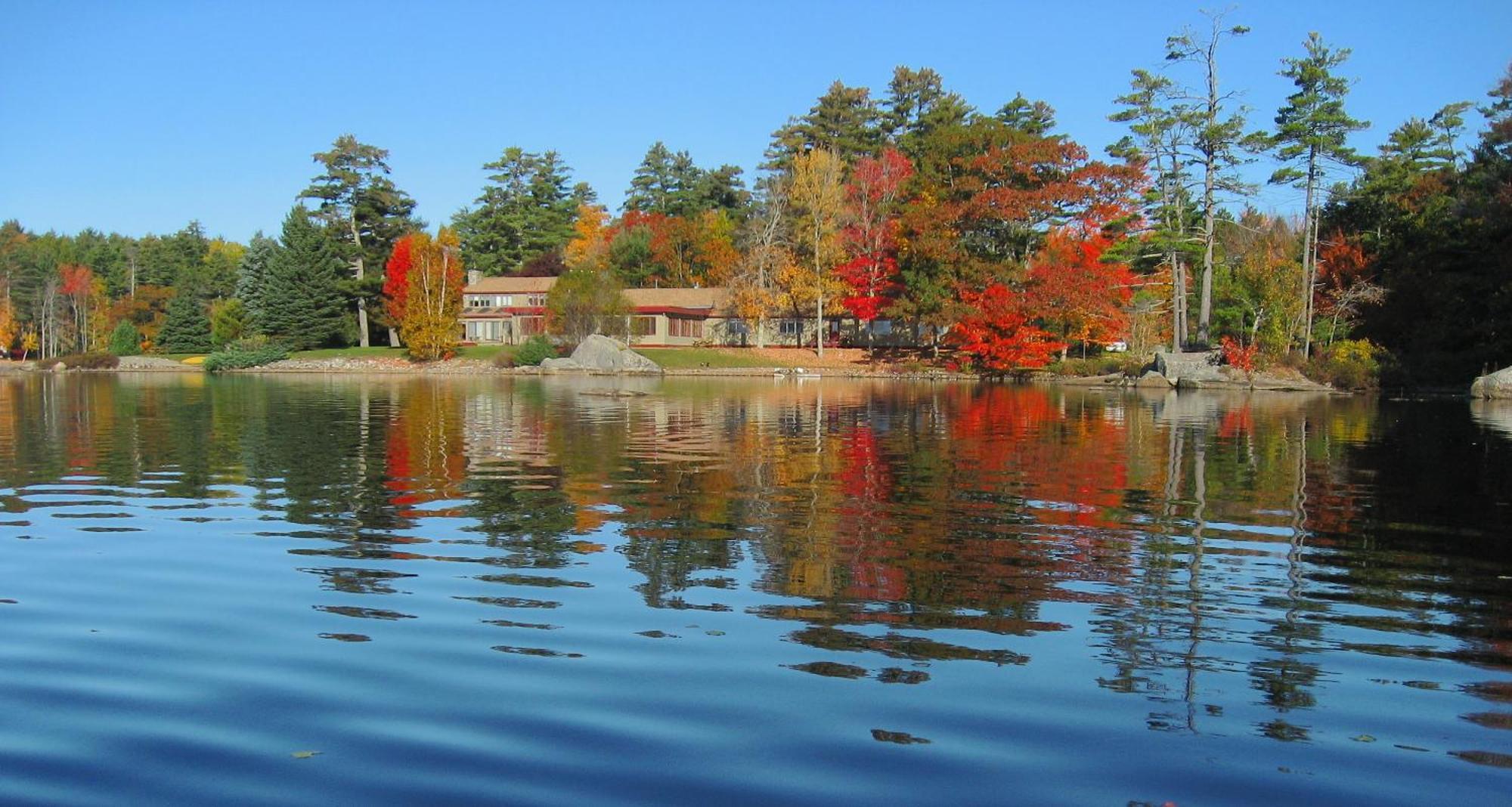 Alamoosook Lakeside Inn Orland Екстериор снимка