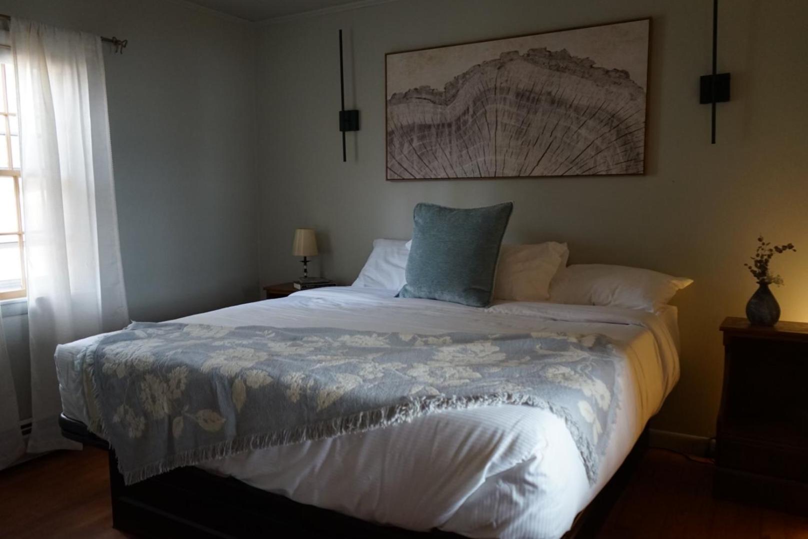 Alamoosook Lakeside Inn Orland Екстериор снимка